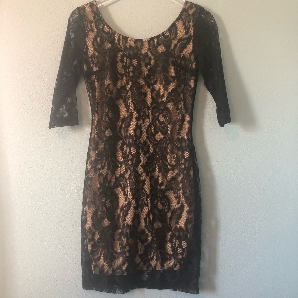 🌸 Boutique | Black lace dress over nude underlay